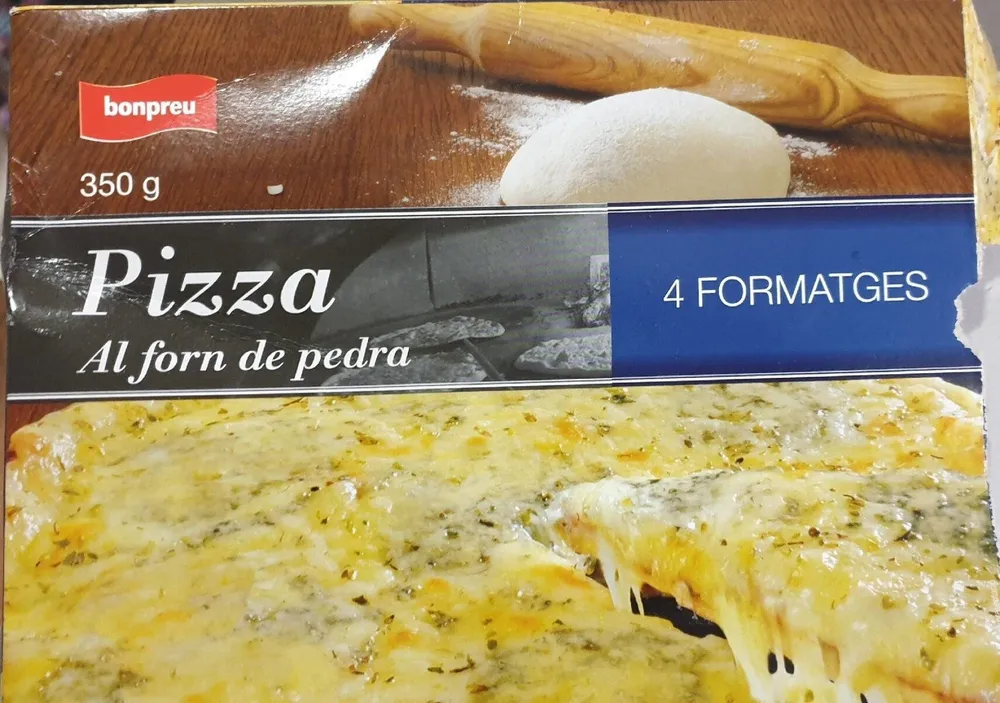 Pizza cuatros quesos al horno de piedra
