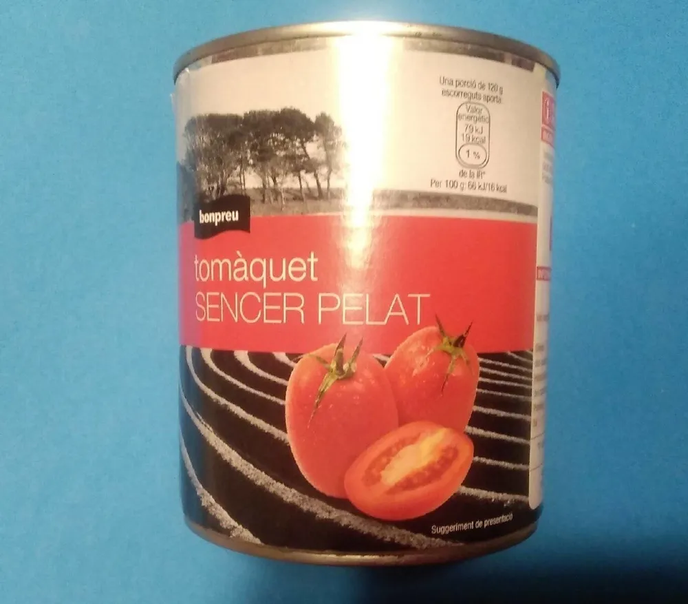 Tomate entero pelado