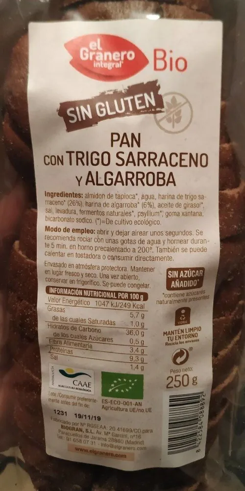pan con trigo sarraceno y algarroba