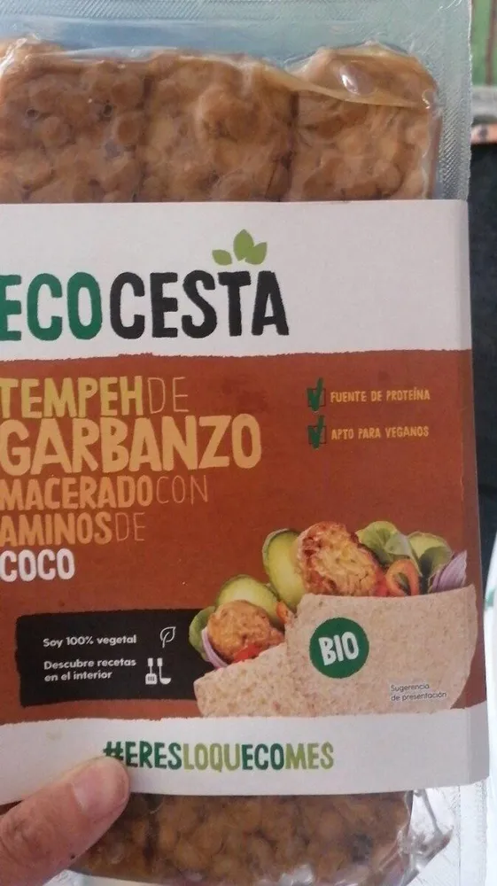 Tempeh de garbanzo macerado con aminos de coco