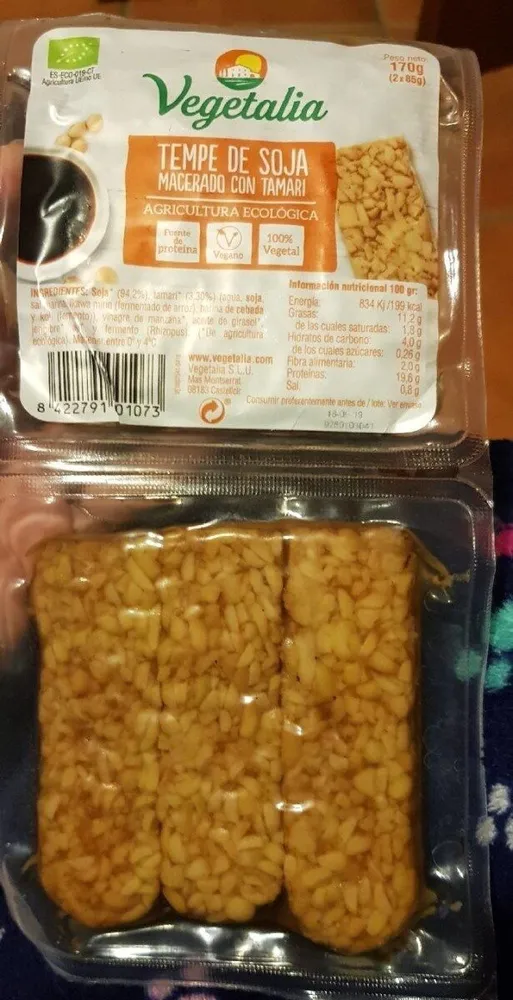 Tempe de soja macerado con tamari