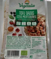 Tofu dados estilo mediterráneo