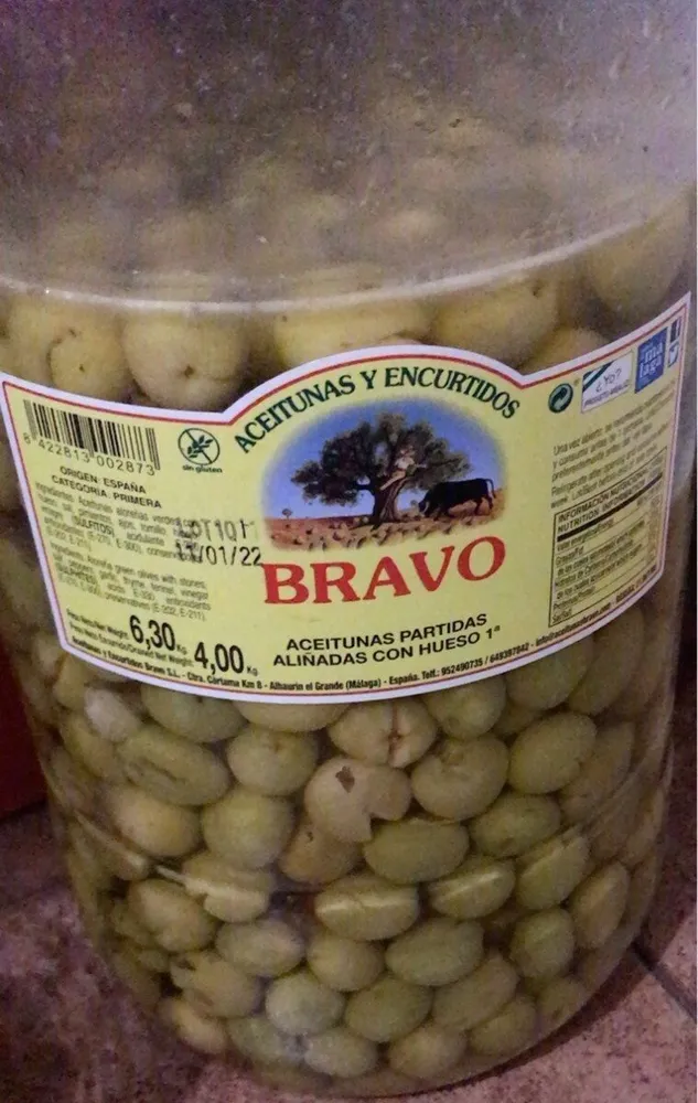Aceitunas partidas aliñadas con hueso