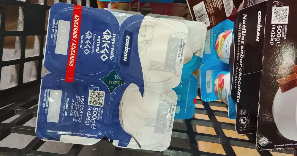 yogur griego natural azucarado