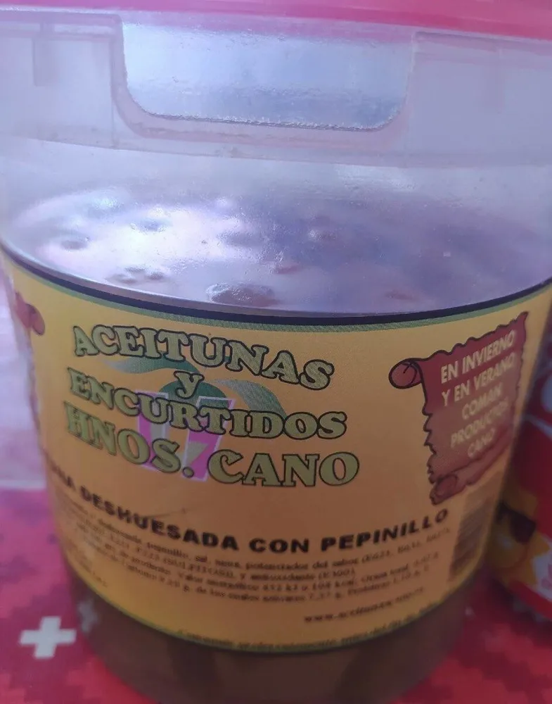 Aceituna deshuesada con pepinillos