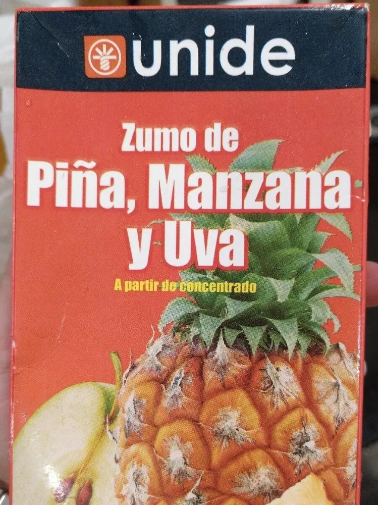 Zumo de piña, manzana y uva