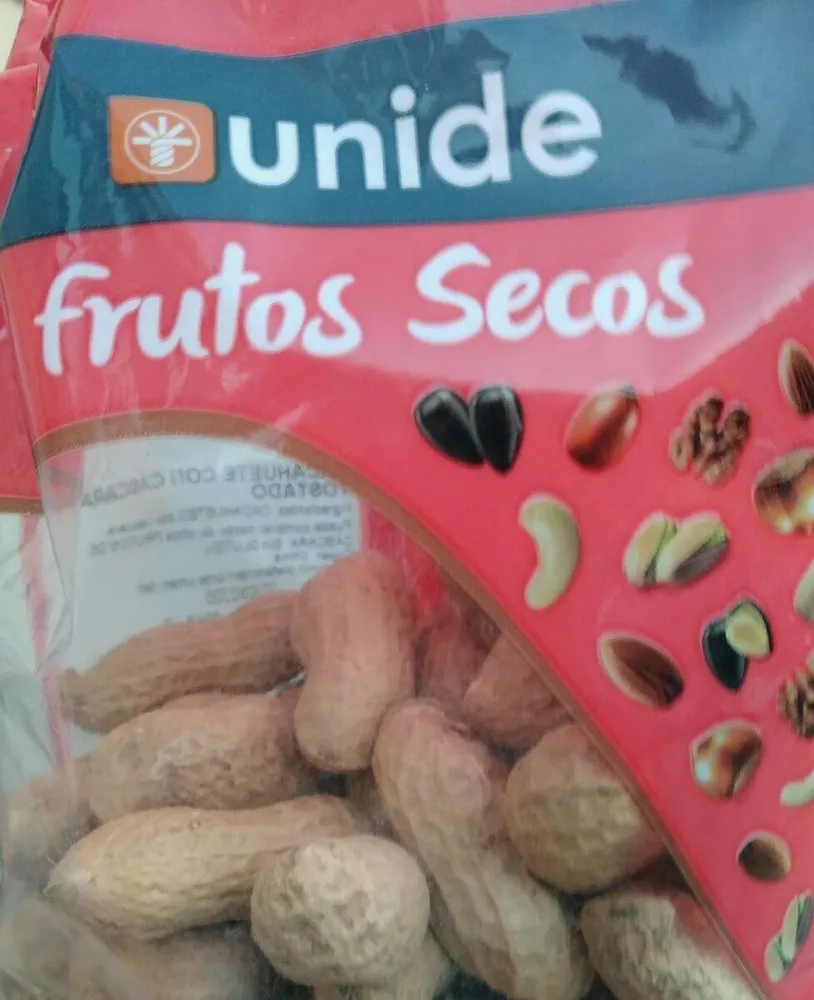 Cacahuete con cáscara tostado