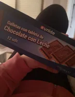 Galletas con tableta de chocolate con leche