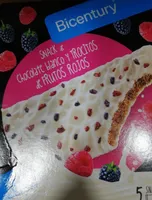 Snack de chocolate blanco y trocitos de frutos rojos