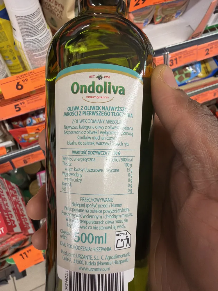 Oliwa z oliwek najwyższej jakości z pierwszego tłoczenia