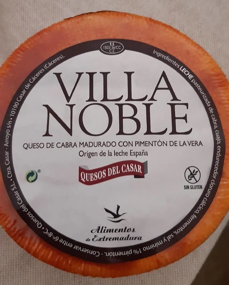 Villa Noble queso de cabra madurado con pimentón de la vera