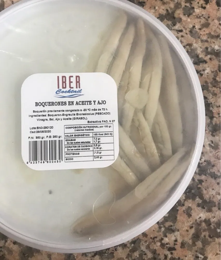 Boquerones en aceite y ajo