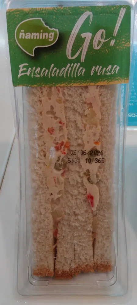 Sandwich ensaladilla con atún
