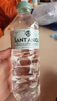 Agua mineral natural