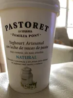 Yogur natural con leche de vacas de pasto