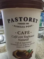 Café con yogurt natural