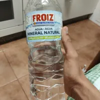 Agua mineral natural