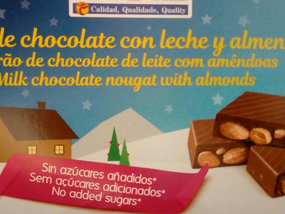 Turrón de chocolate con leche y almendras