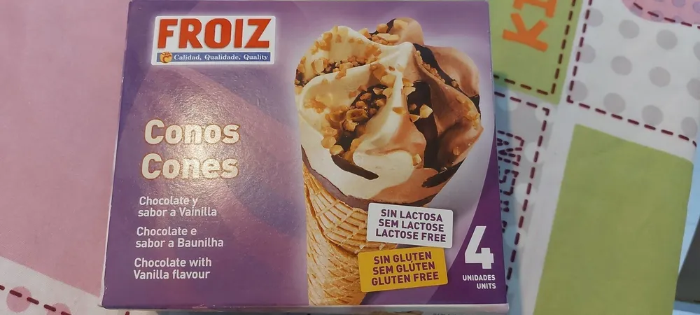 Conos de chocolate y sabor a vainilla
