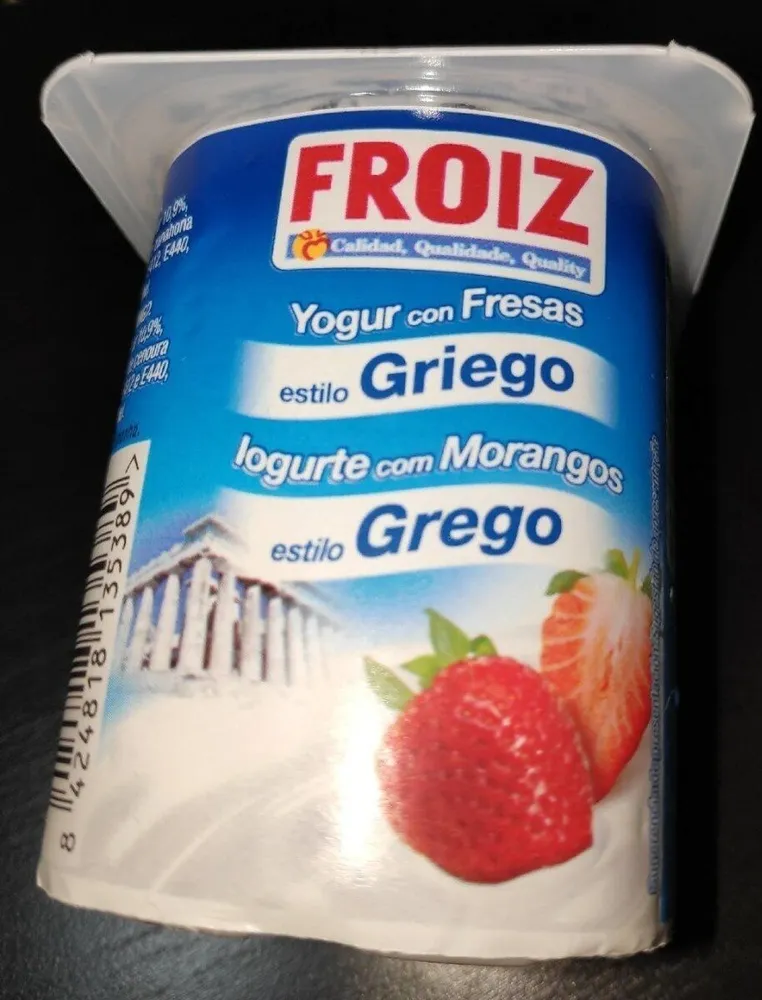 Yogur con fresas estilo griego