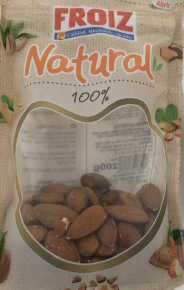 Almendra con piel cruda