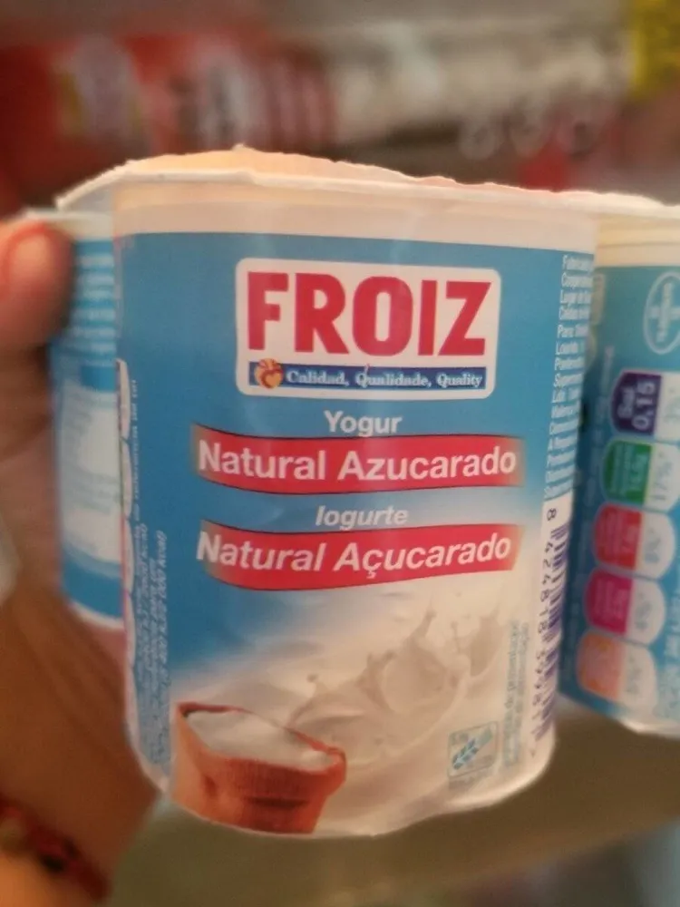 Yogur natural azucarado