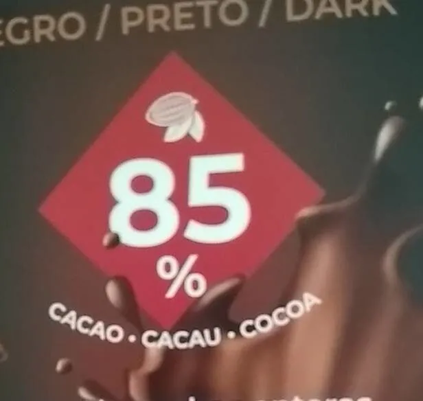 Chocolate negro con almendras