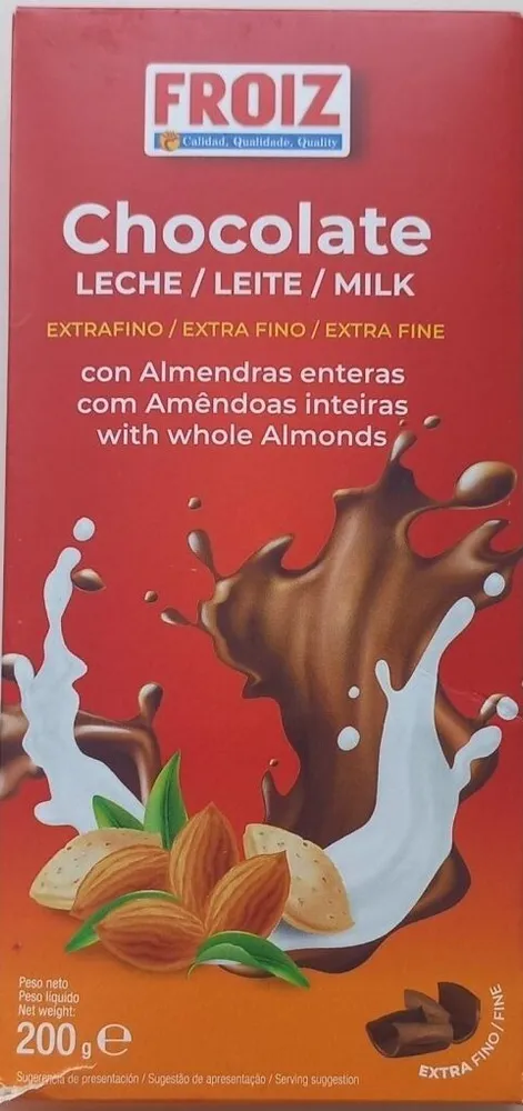 Chocolate con leche con almendras enteras
