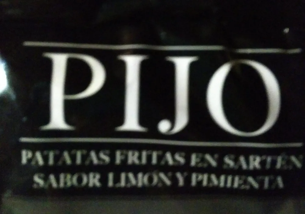 Patatas fritas en sarten sabor limón y pimienta