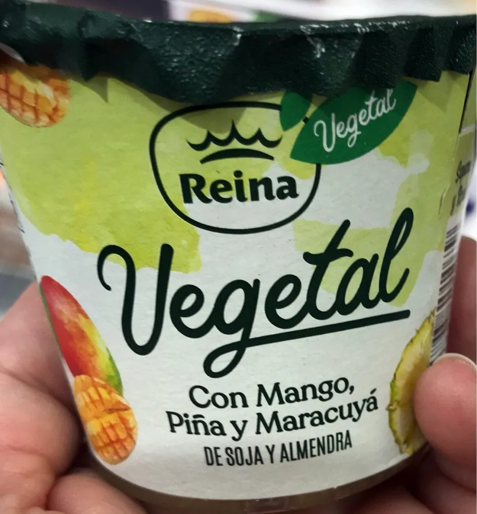 Postre vegetal con mango, piña y maracuyá