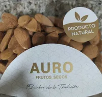 Almendra comuna piel cruda