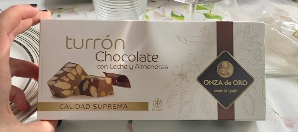 Turrón Chocolate con Leche y Almendras