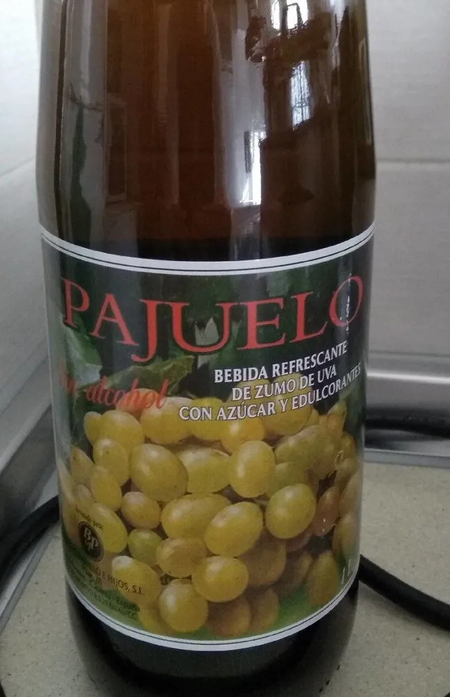 Bebida refrescante de zumo de uva