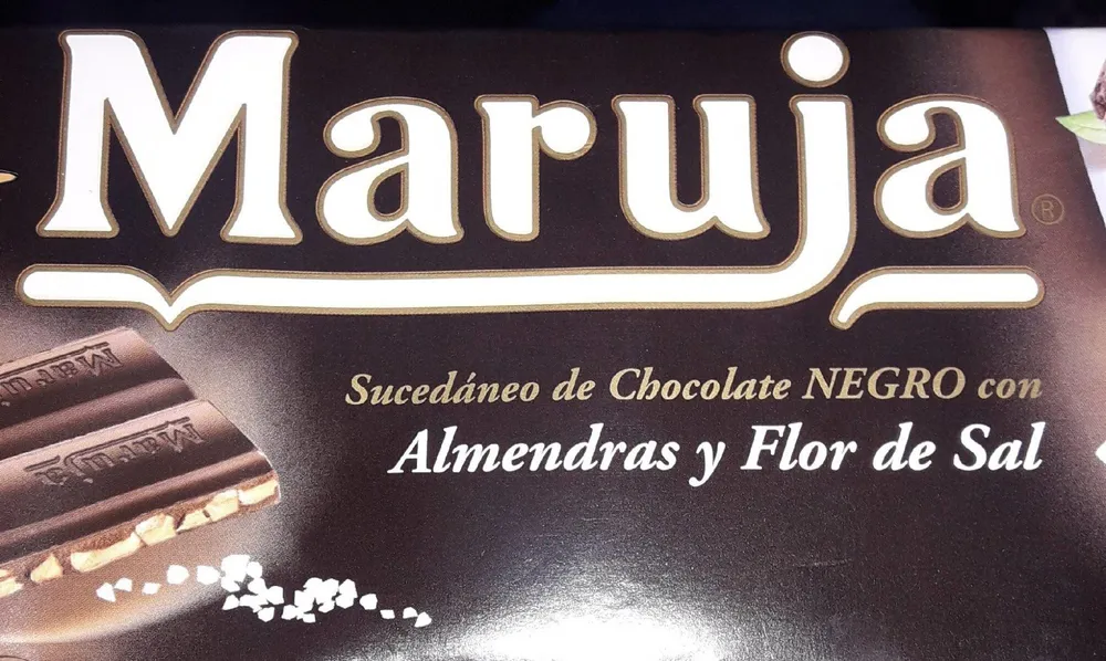 Sucedáneo de Chocolate Negro con almendras y flor de sal