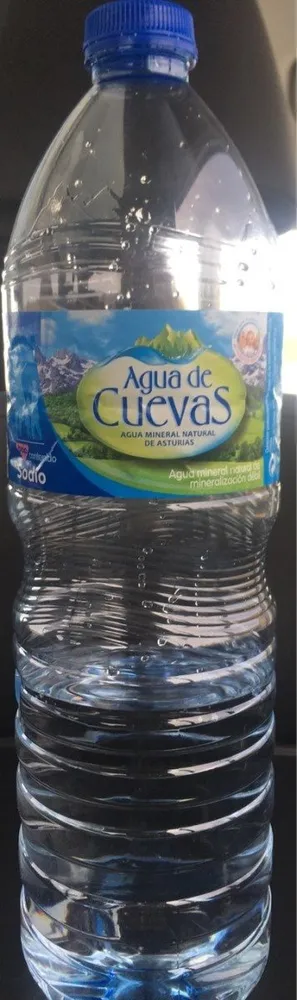 Agua mineral natural
