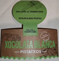 Helado de chocolate blanco y pistachos