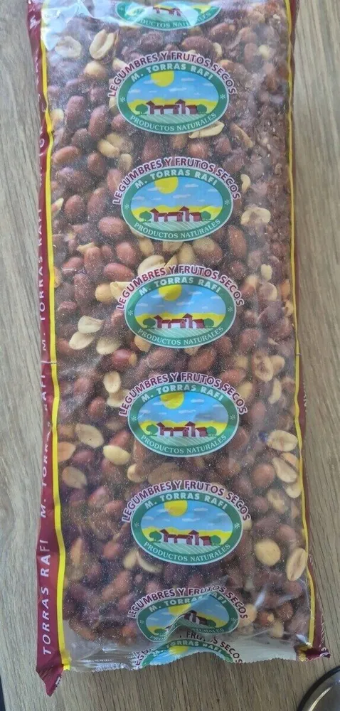 Cacahuètes avec peau salées