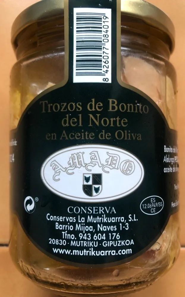 Trozos de bonito en aceite de oliva