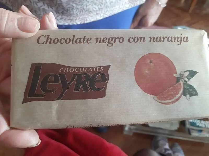 Chocolate negro con naranja