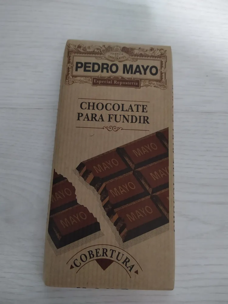 Chocolate para fundir cobertura repostería