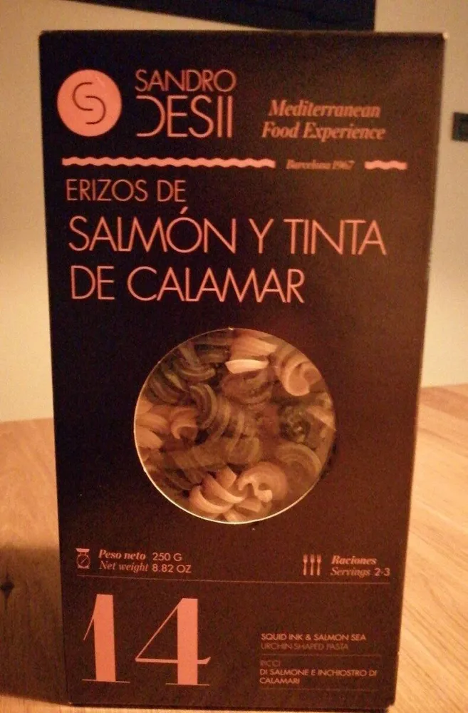 Erizos de salmón y tinta de calamar