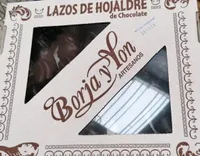 Lazos de hojaldre de chocolate