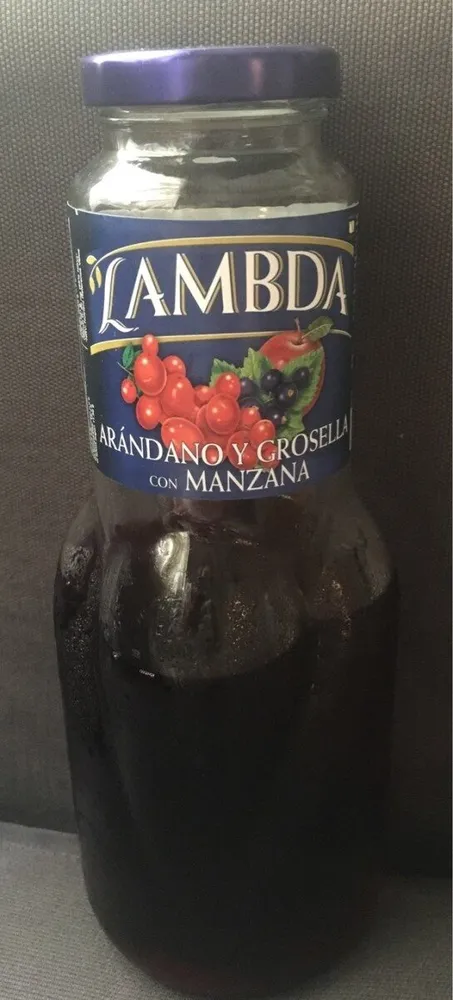 Zumo de arándanos y grosella con manzana