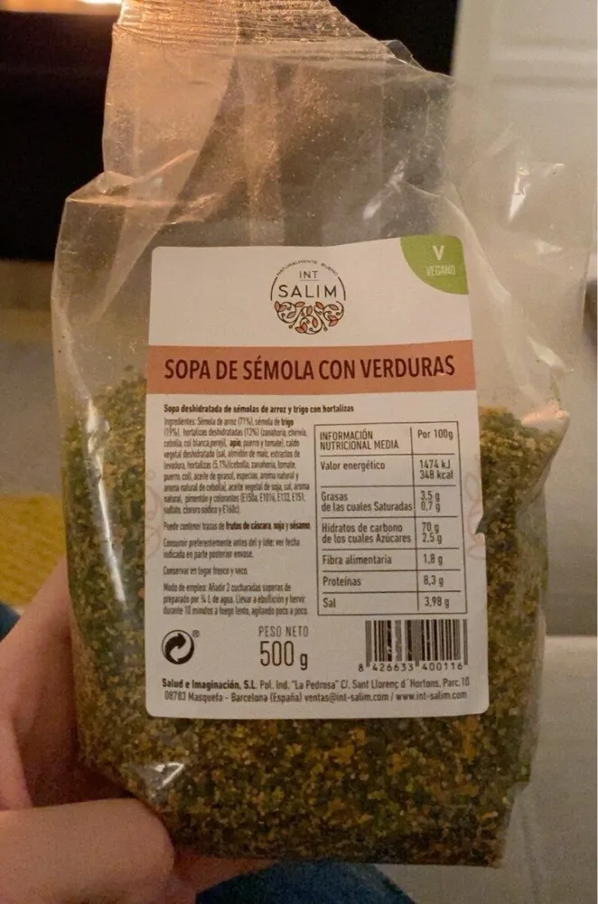 Sopa de sémola con verduras