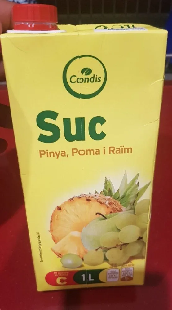 Suc pinya, poma i raïm