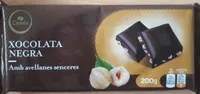 Xocolata negra amb avellanes