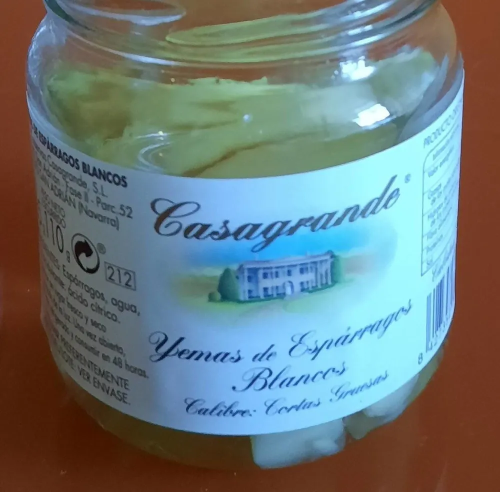 Yemas de esparragos blancos