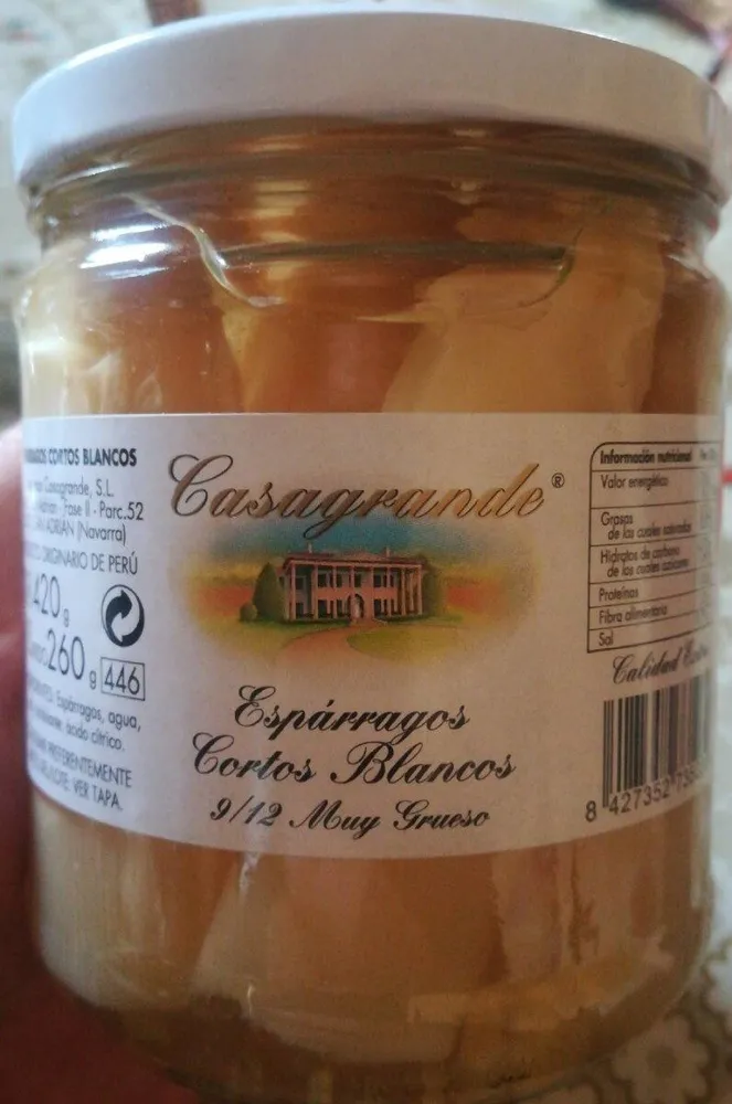 Espárragos cortos blancos muy gruesos