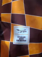 Chocolate negro con naranja
