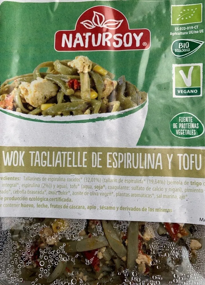 Wok tagliatelle de espirulina y tofu